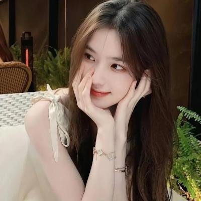 某影后之女晒豪宅名表，品牌方解约，整整一周引热议